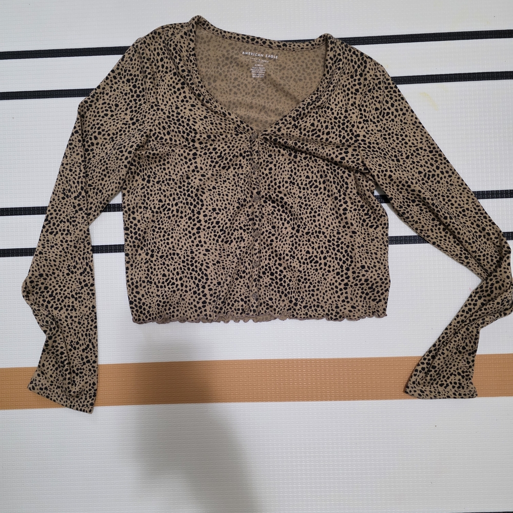 American Eagle Outfitters Tan and Black Patterned Blouse